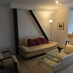 Grosszuegige Auf Resthof 公寓 *